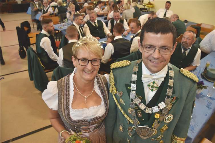 Das Königspaar Klaus und Sabine Wittlich war während der Schutzengelmesse gekrönt worden.