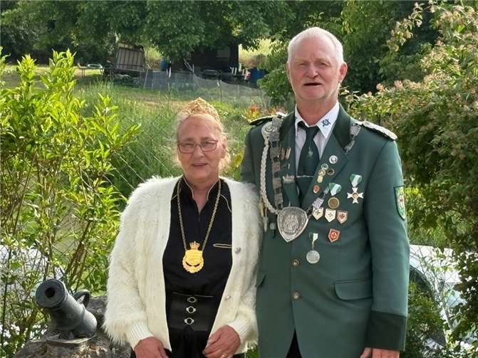 Das Königspaar Michael und Fella Salm.  Quelle: St. Seb. Schützenbruderschaft Mülheim