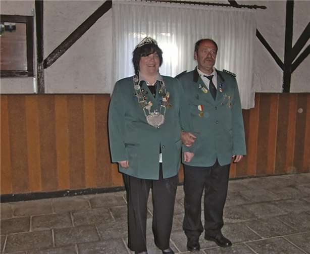 Das Königspaar Monika und Erich Fruth freuen sich auf den Königsball.privat