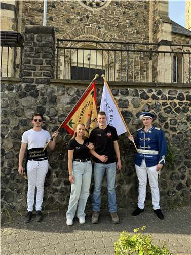 Das Königspaar des JGV Ohlenberg für die traditionelle Pfingstkirmes: Christian Heck und Johanna Scholl.