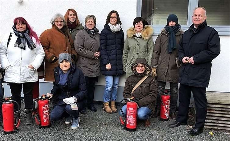 Das Kollegium der Grundschule, das Betreuungsteam und die Schulsekretärin nahmen an der Brandschutzschulung teil. privat