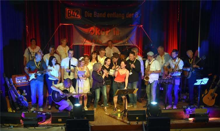 Das Konzert-Finale mit „B42“, „Rhein Refugee Youngstars“ und „Drop In“.KBL