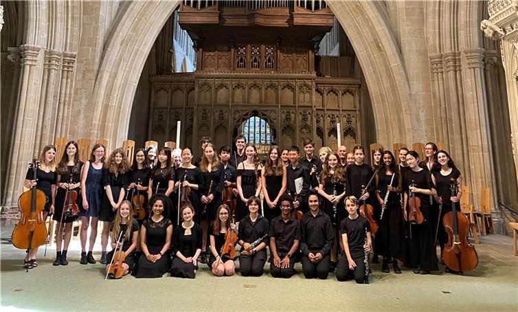 Das Konzert mit dem Jugendchor und Orchester „The Stephen Perse Fondation“, dessen Besuch man nur empfehlen kann, findet am 24. Juli um 20 Uhr in der Basilika St. Kastor bei freiem Eintritt statt.  Quelle: Wolfgang Brennig