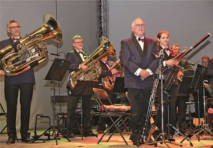 Das Konzertorchester Koblenz unterstützte mit seinem Auftritt das Schulprojekt der Friedenskinder in Kenia. Leider fand nur ein kleines Publikum den Weg auf die Festung.PSM