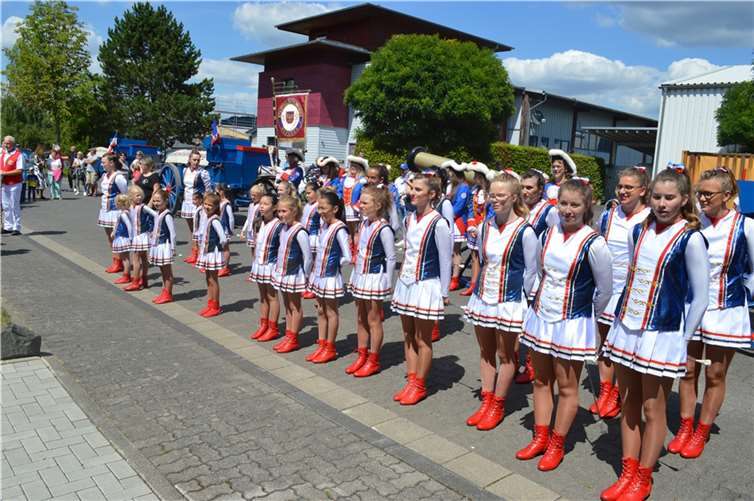 Das Korps präsentierte sich den Besucherinnen und Besuchern. Fotos: AB