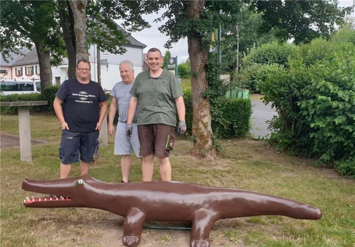 Das Krokodil bewacht ab sofort wieder die Boccia-Bahn am Urbacher Weiher.Foto: privat