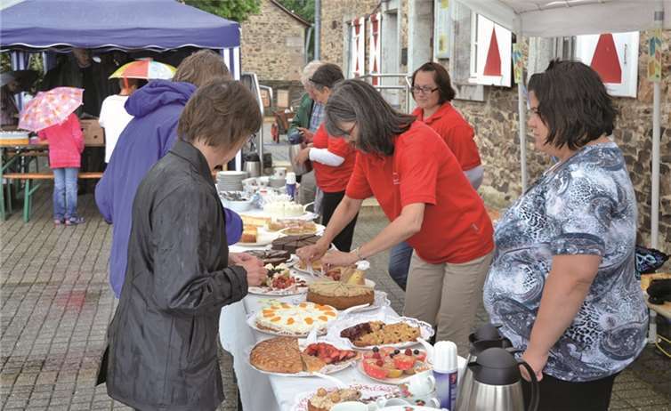 Das Kuchenbuffet ließ keine Wünsche offen. -Weigert-