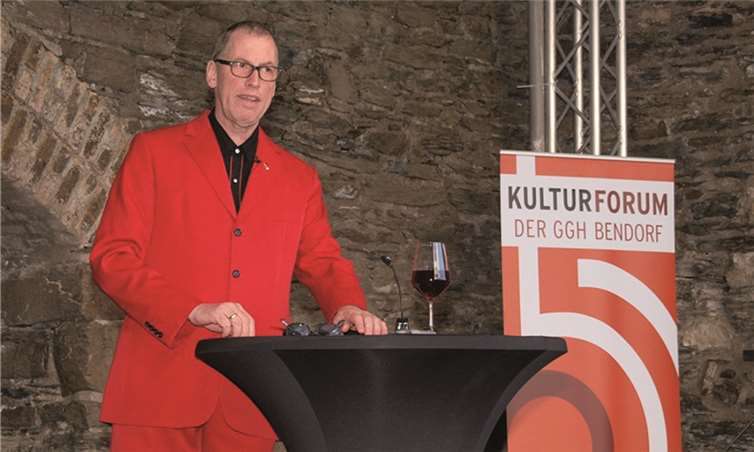 Das Kulturforum hatte wieder eine erstklassige Wahl mit dem Kabarettisten Thomas C. Breuer getroffen. -US-