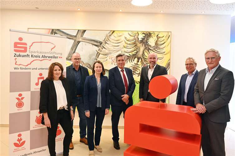 Das Kuratorium der Sparkassenstiftung „Zukunft Kreis Ahrweiler“ nimmt seine Tätigkeit auf.  Foto:Hans-Jürgen Vollrath – Ahr-Foto