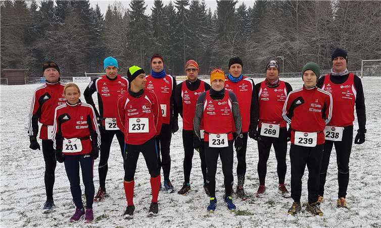 Das LG-Team beim Crosslauf in Alflen über 3500 und 7000 Meter. privat