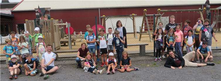 Das LIVE war zum Abschluss der zwei Wochen Stadtranderholung im Piratenland Neuwied zu Gast.Foto: privat