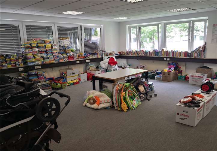 Das Lager der Aktion "Meckenheim hilft" wartet darauf, das bedürftige Abnehmer das Angebot nutzen. Foto: privat