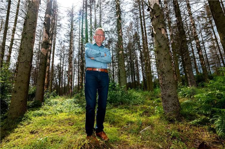 „Das Land steht abermals in der Pflicht, vom Bund geleistete anteilige Zahlungen in Form von Fördermitteln an die auch in meinem Wahlkreis hart getroffenen Waldbesitzer weiterzuleiten“, kritisiert der heimische CDU-Bundestagsabgeordnete Erwin Rüddel. Foto: Erwin Rüddel, MdB (CDU)