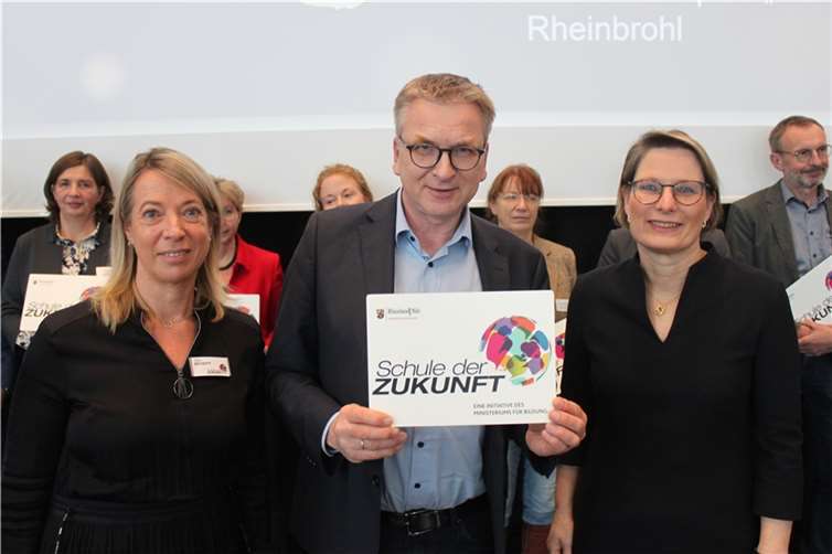 Das Landesmusikgymnasium freut sich ebenso wie die mittlerweile fast 100 Schulen der Zukunft schon jetzt auf einen Höhepunkt im Jahr 2024: das Netzwerktreffen aller SdZ-Schulen beim „Forum: Zukunft“ am 31. Januar bis 1. Februar in Ingelheim, bei dem die Schulen neben interessanten Impulsen aus der Wissenschaft auch Ministerpräsidentin Malu Dreyer hören werden. Foto: Jonas Birk