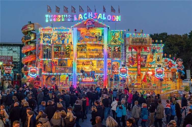 Das Laufgeschäft „Fuzzy´s Lachsaloon“.