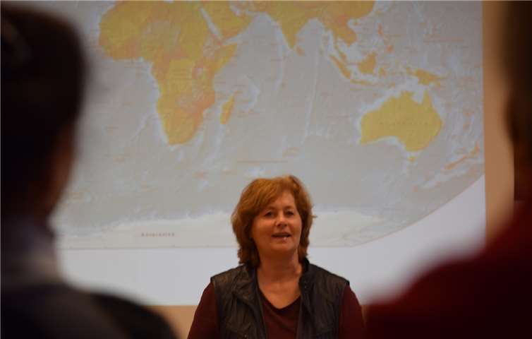 Das Leben von Frauen in unterschiedlichen Staaten der Welt rückt alljährlich der Weltgebetstag in den Fokus. Zur Gestaltung des Tages in den Gemeinden ruft Bildungsreferentin Claire Metzmacher die Gemeindeteams zu Vorbereitungstreffen in Reichenberg, Diez-Freiendiez und Bad Ems auf. Foto: privat