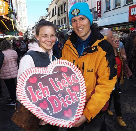 „Endlech widda Lauxmaat“ Das Lebkuchenherz als Zeichen der Liebe bei Katinka und Sascha Becker aus Kirchwald.