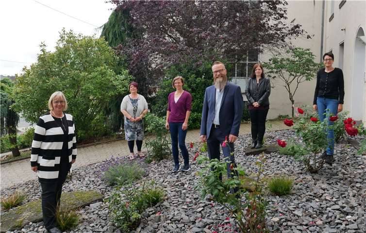 Das Leistungsteam des Caritas Zentrums begrüßt Guido Weber als Leiter des Bereichs Ambulante Angebote in derEinrichtung in Mendig. Foto: Caritas Zentrum, Mendig