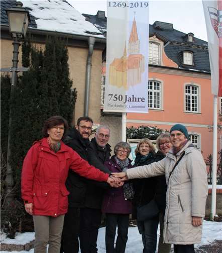 Das Leitungsteam der kfd mit Dechant Jörg Meyrer und dem Vorsitzenden des Verwaltungsrates Paul Radermacher. Foto: privat