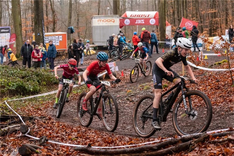 Das MTB-Rennen des RSC Eifelland Mayen rund um das Waldstadion in Kottenheim.
