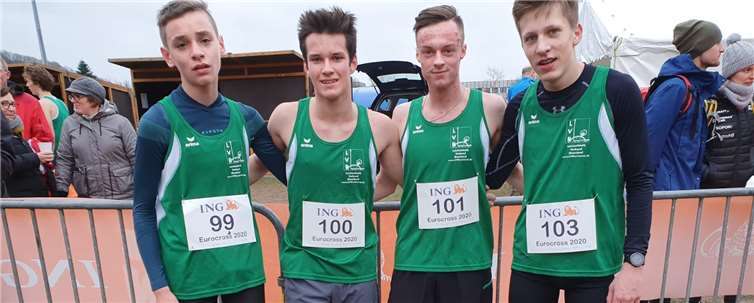 Das MU18 Team des LVR beim Eurocross in Diekirch. Der zweite Athlet von links mit der Startnummer 100 ist Felix Frieb-Preis. Foto: privat