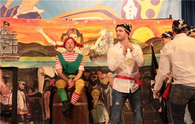 Das Männerballett „Lahnochsen“ (Nievern) brachte das Taka Tukaland von Pippi Langstrumpf mit.