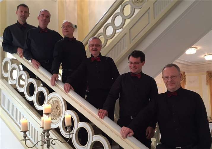Das Männersextett „Troubasix“.  Foto: privat