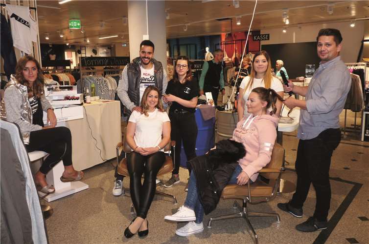 Das „Make up & Styling“ mit dem Team von „Chez Daniel“ erfreute sich großer Beliebtheit.