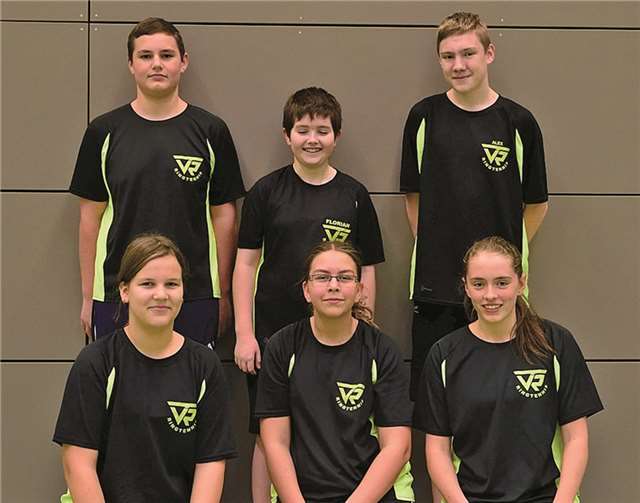 Das Mannschaftsfoto des TV Rübenach: (l.v.) Linda Kraus, Katja von Mühlen, Louisa Fein; (l.h.) Erik Gehris, Florian Becker, Alexander Wiß.Privat