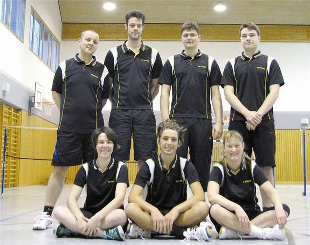 Das Mannschaftsfoto: (stehend v.li.) Hoyer, Bitzen, Redekop und Gelhausen sowie (sitzend v.li.): Windgasse, Ehrlich und Sinn. privat