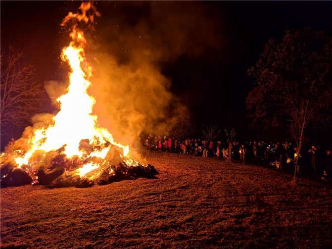 Das Martinsfeuer.