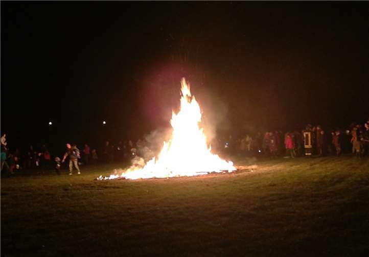 Das Martinsfeuer in Irlich war für viele das Highlight des Abends. Privat