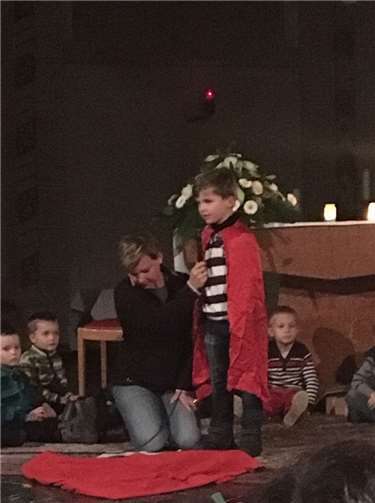 Das Martinsspiel: ein fester Bestandteil der Feier. privat