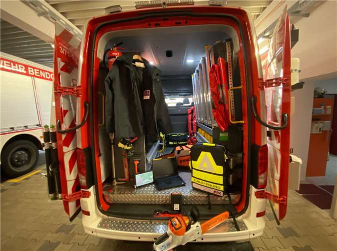 Das Mehrzweckfahrzeug (MZF1) wurde mit einem modernen Tablet sowie mit einer neuen akkubetriebene Kettensäge ausgestattet. Fotos: privat