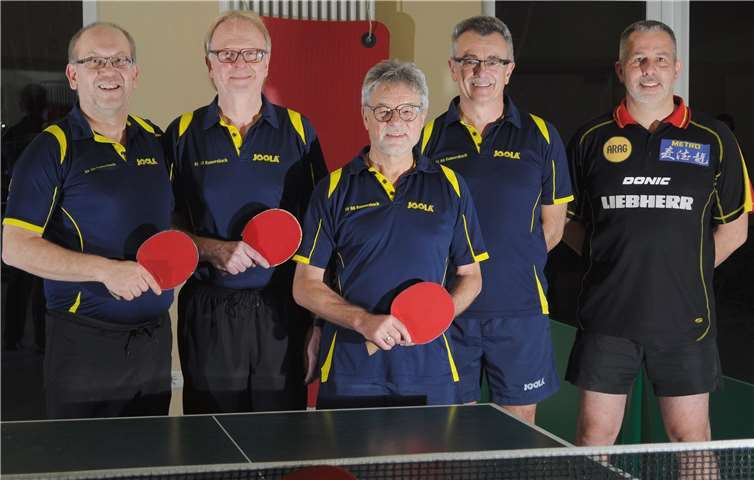 Das Meisterteam aus Ramersbach: v.l. Rainer Harz, Manfred Wiersch, Reinhold Hergarten, Wolfgang Schneider und Frank Hohenschurz, der kommende Saison beim TTC Karla spielt.Quelle: SV 80 Ramersbach
