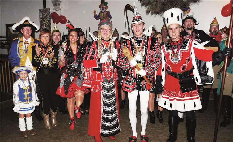 Das Mendiger Dreigestirn stand mit seinem Hofstaat im Fokus des Geschehens.