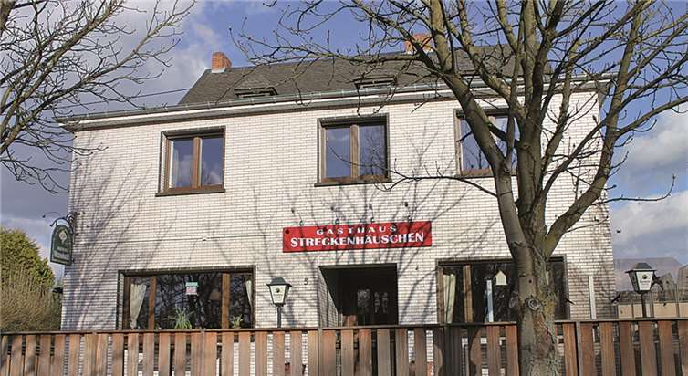 Das Mertlocher „Streckenhäuschen" freut sich seine Gäste.