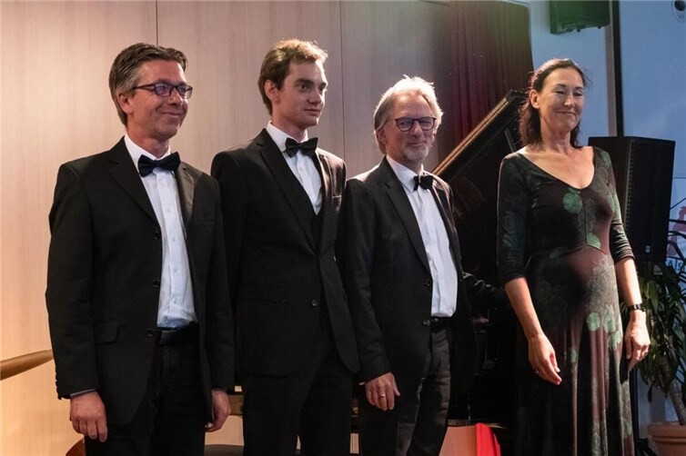 Das Michele Alberti Jazz-Trio will gemeinsam mit Inga Saalmann das Publikum begeistern.