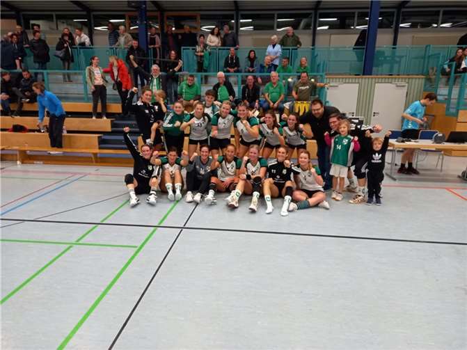 Das Motto vor dem Spiel der Damen des TV Bassenheim gegen die Damen aus Sobernheim hieß: „Verlieren verboten“. Foto: privat