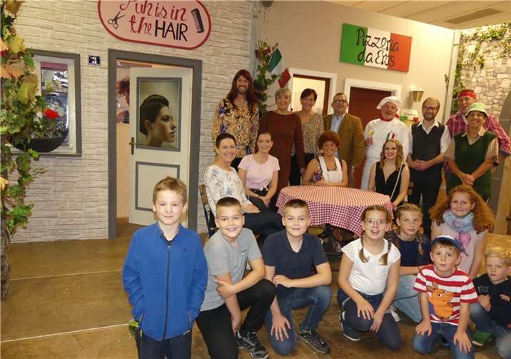 Das Müdener Theater-Ensemble „Ha-rimm“ führte in der Bungerthalle das Theaterstück „Karl-May-Festspiele in Miere“ auf.