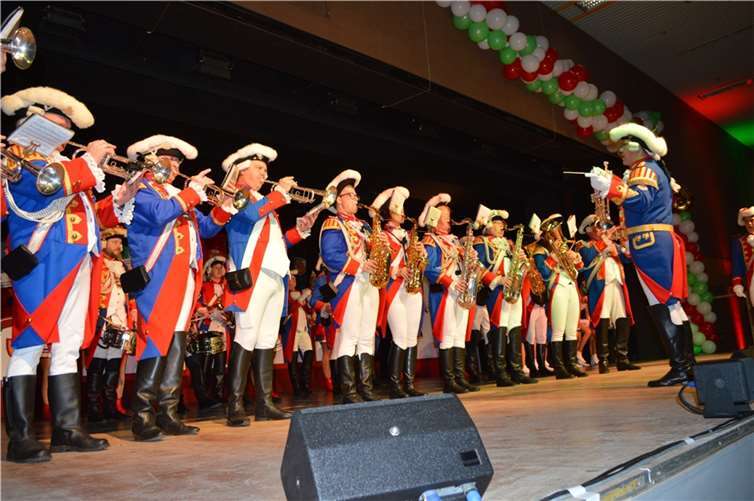 Das Musikkorps der Remagener Stadtsoldaten unter Regimentskapellmeister Frank Weis.
