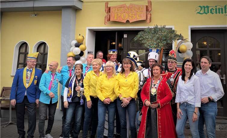 Das NCR bezog sein Stadtquartier, das designierte Rheinbacher Dreigestirn sein Hauptquartier in der Alten Post. Foto: privat