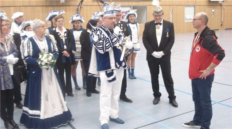 Das Neuenahrer Prinzenpaar war zu Gast und vergab Ordnen der Gesellschaft.