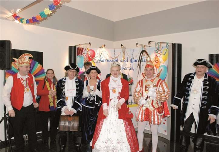 Das Oberwinterer Prinzenpaar Prinz Frank II. und Prinzessin Alexandra I. sorgten samt Gefolge für tolle Stimmung.