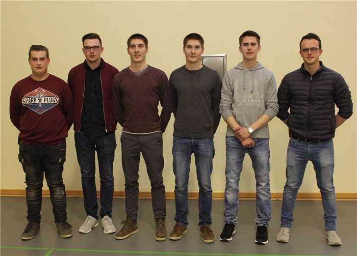 Das Offizierscorps im kommenden Jahr: (v.l.) Hauptmann Julian Wollny, Zugführer Thorsten Plath, Fahnenoffizier David Faßbender, Fähnrich Paul Faßbender und Fahnenoffizier Matthias Mertlich. Als Fahnenschwenker werden im kommenden Jahr Lars Nachtsheim und Noah Flöck zur Verfügung stehen.