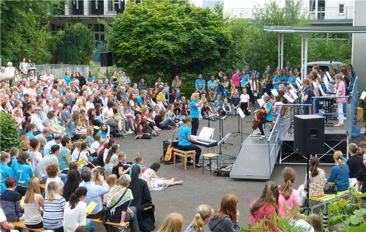 Das Orchester unter Leitung von Jutta Jocks unter Begleitung von Ulrike Normann-Bühler faszinierte die Zuhörer.