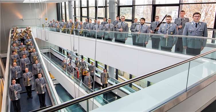 Das Orchester unterstützt mit dem Konzert die Jugend- und Seniorenarbeit in der Ortsgemeinde Trimbs.  Foto: Stefan Müller