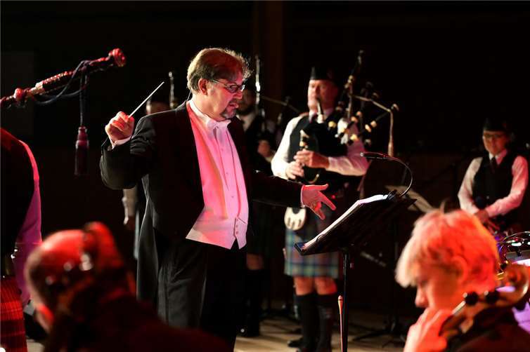 Das Orchester wird von Frank von Häfen geleitet.  Foto: privat