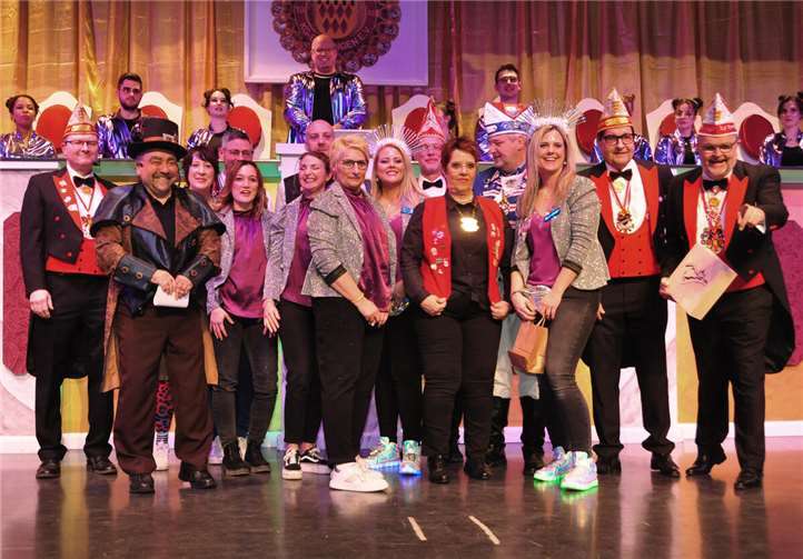 Ein Kaleidoskop der guten Laune in der Ettringer Hochsimmerhalle Das Orga-Team der Lachenden Vordereifel.