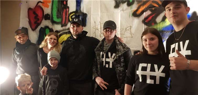 Das Orga-Team rund um Daniela Hoffmann und Sascha Rüger zusammen mit dem Rapper K-Fly. Fotos: privat